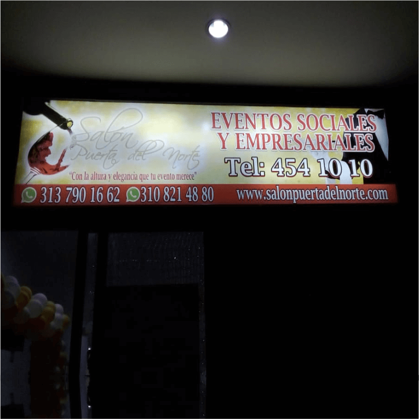 Aviso luminoso en lona panaflex. 300 x 70cm