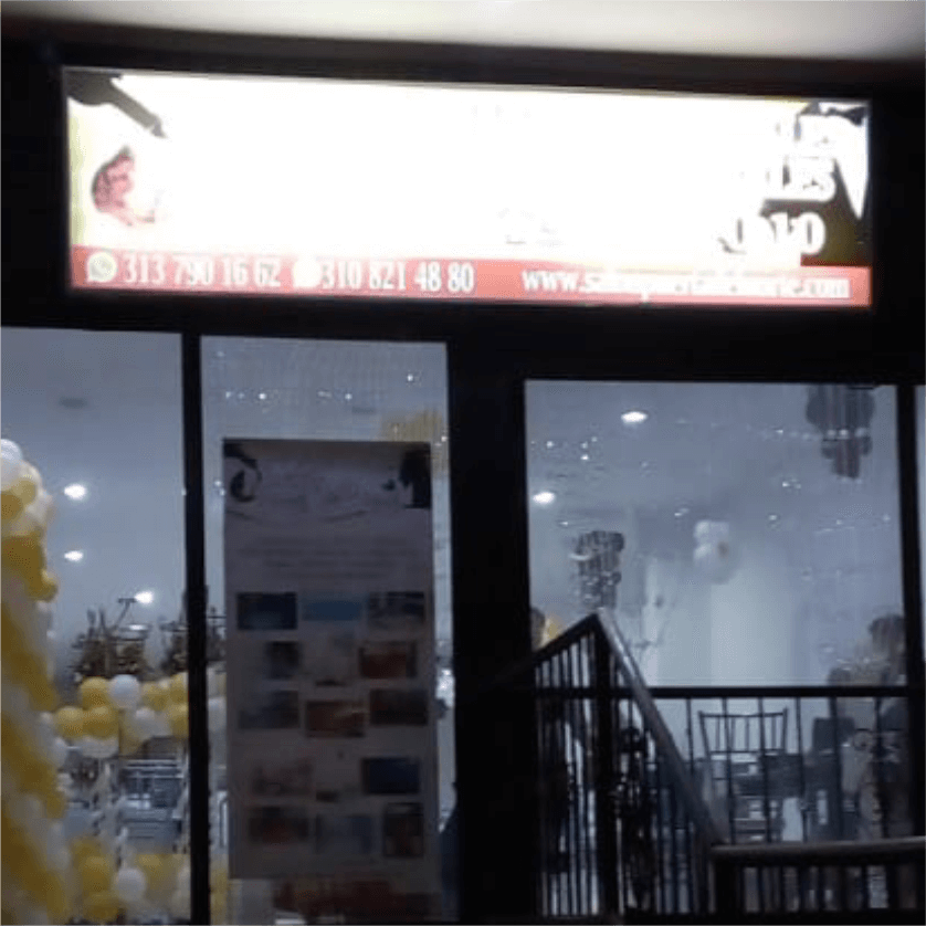 Aviso luminoso en lona panaflex. 300 x 70cm - Imagen 2